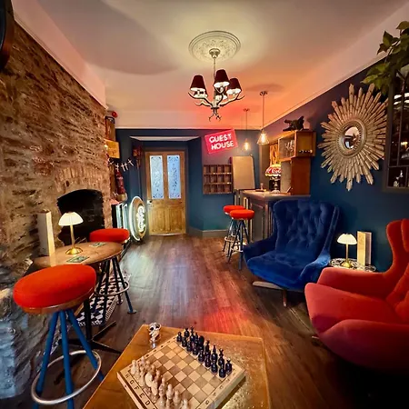 Brightham House - Exclusively For Adults-3